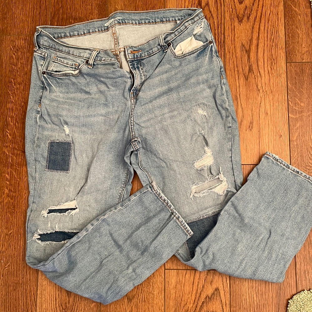 Old Navy Boyfriend distressed jeans. Light wash